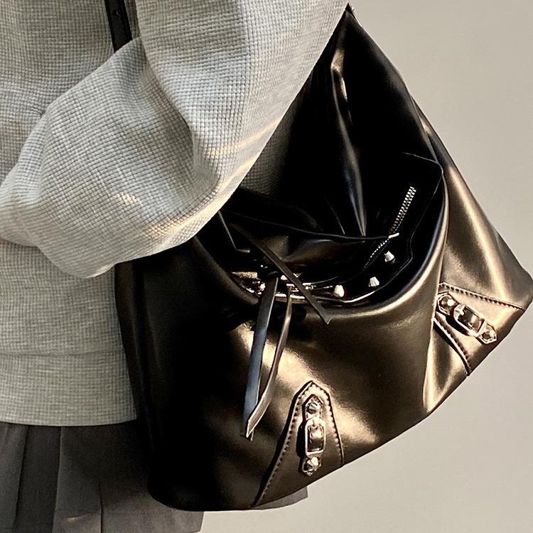 Niche High-End Design New Fashion Women's Bag Versatile Large Capacity Tote Bag Commuter Shoulder Crossbody Bag