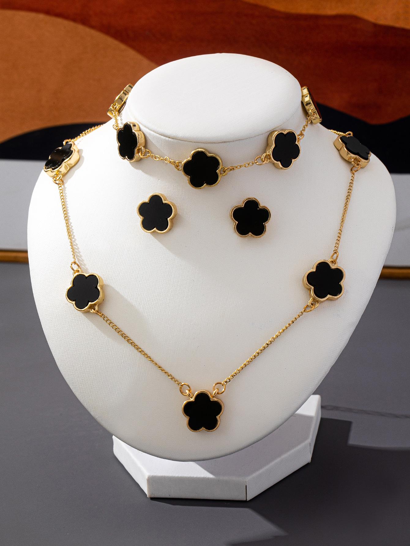 New set of five-leaf clover inlaid necklace bracelet stud earrings simple fairy