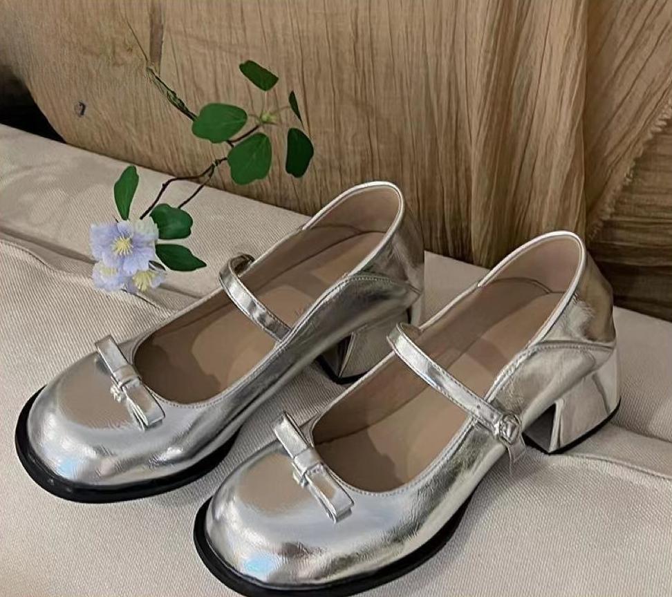 2025 Summer New French Style Block Heel Mary Jane Shoes Women's Silver Round Toe Patent Leather Peep Toe Ethereal Aesthetic