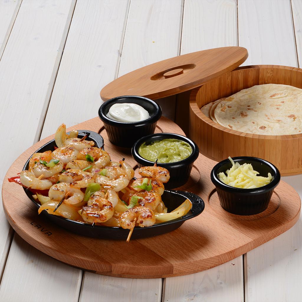 Lava Cast Iron Kidney Shaped Fajita Plate. With Wooden Platter 10X20cm.