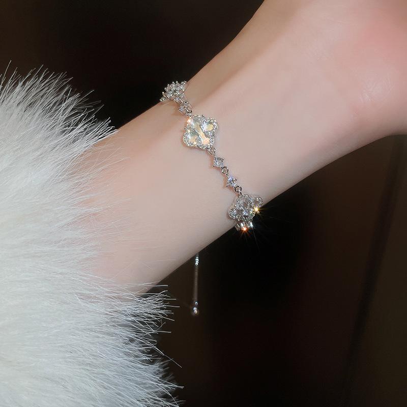 Shiny Exquisite Light Luxury Adjustable Bracelet - Women's Niche Style