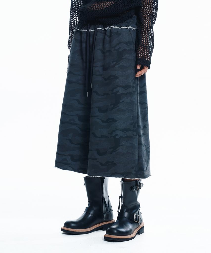 EASY NO EASY Camo Autumn Length Sweat Bermuda Pants - Charcoal