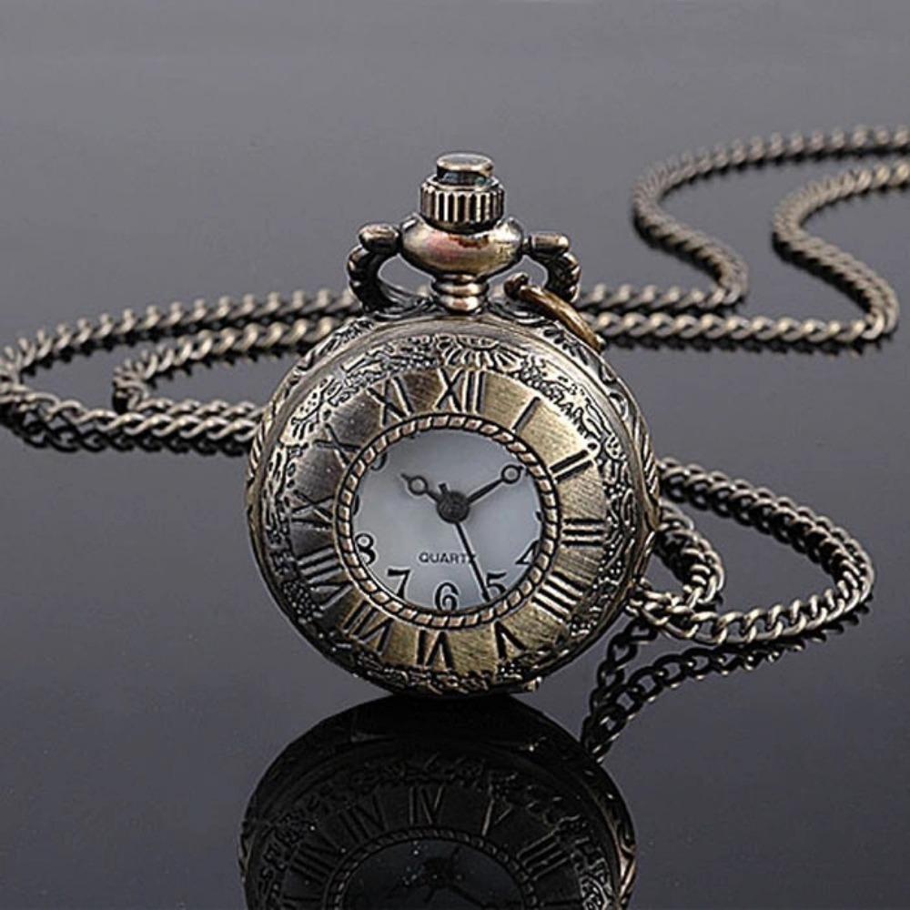 Creative Retro Flip Pocket Watch Personalized Three-dimensional Engraved Vintage Necklace Watch for Boys and Girls Commemorative Quartz Watch