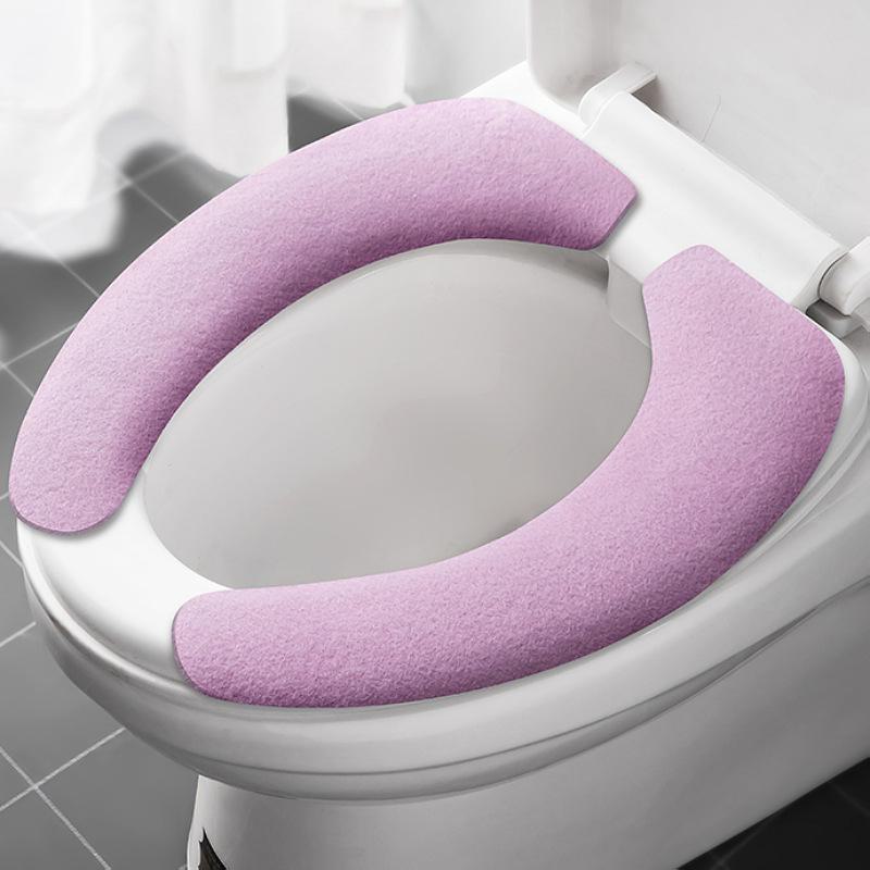 Uniwersalna samoprzylepna poduszka na sedes na wszystkie pory roku