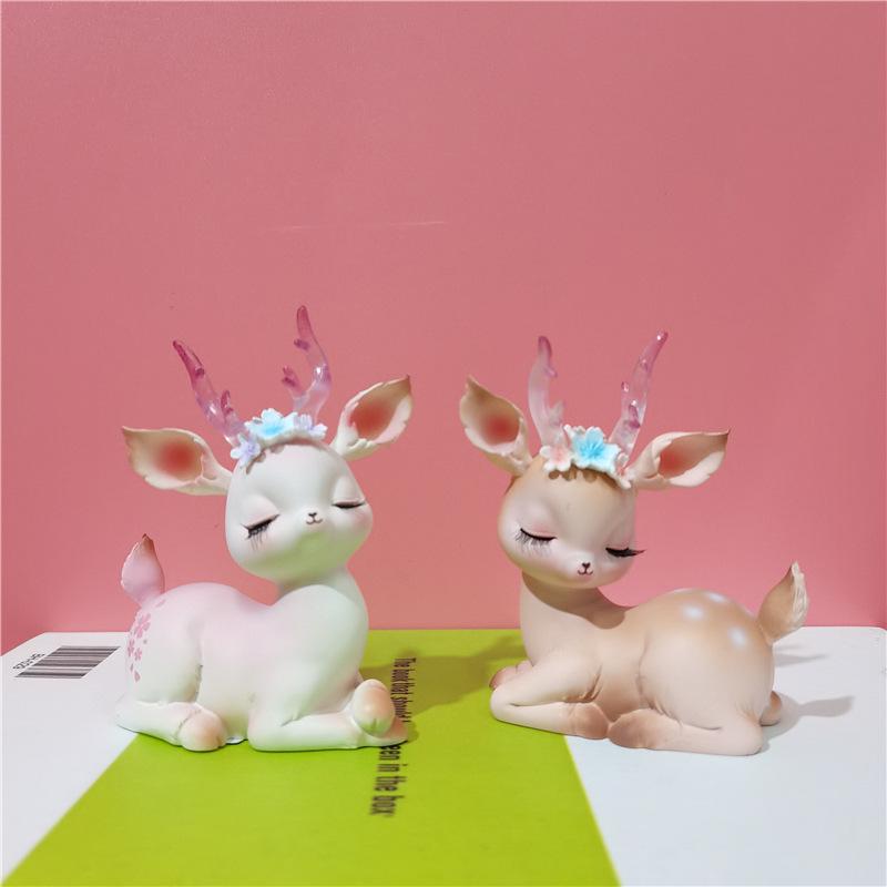 Huayun Little Deer Shaking Head Ornament for Car, Desktop, or Bedroom - Ideal Student Gift