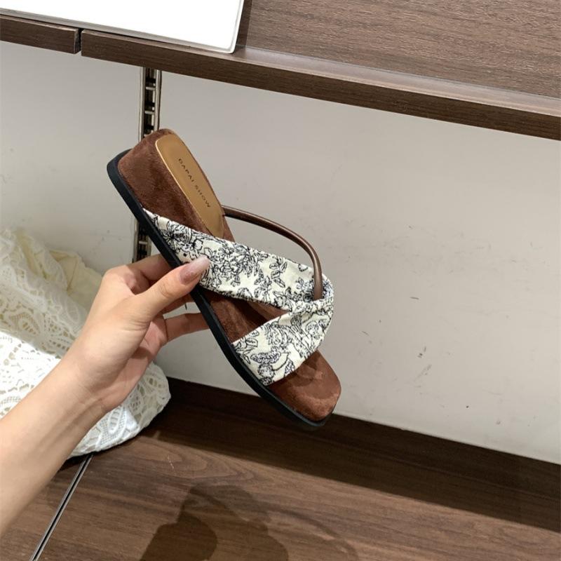 Thick-bottomed half-slippers women's niche outer wear 2025 summer black with open toe inner height increase casual cool slippers