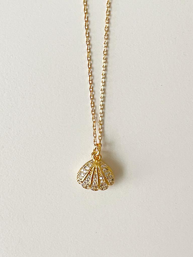 Elyona Ela 23 Mini Shell Necklace