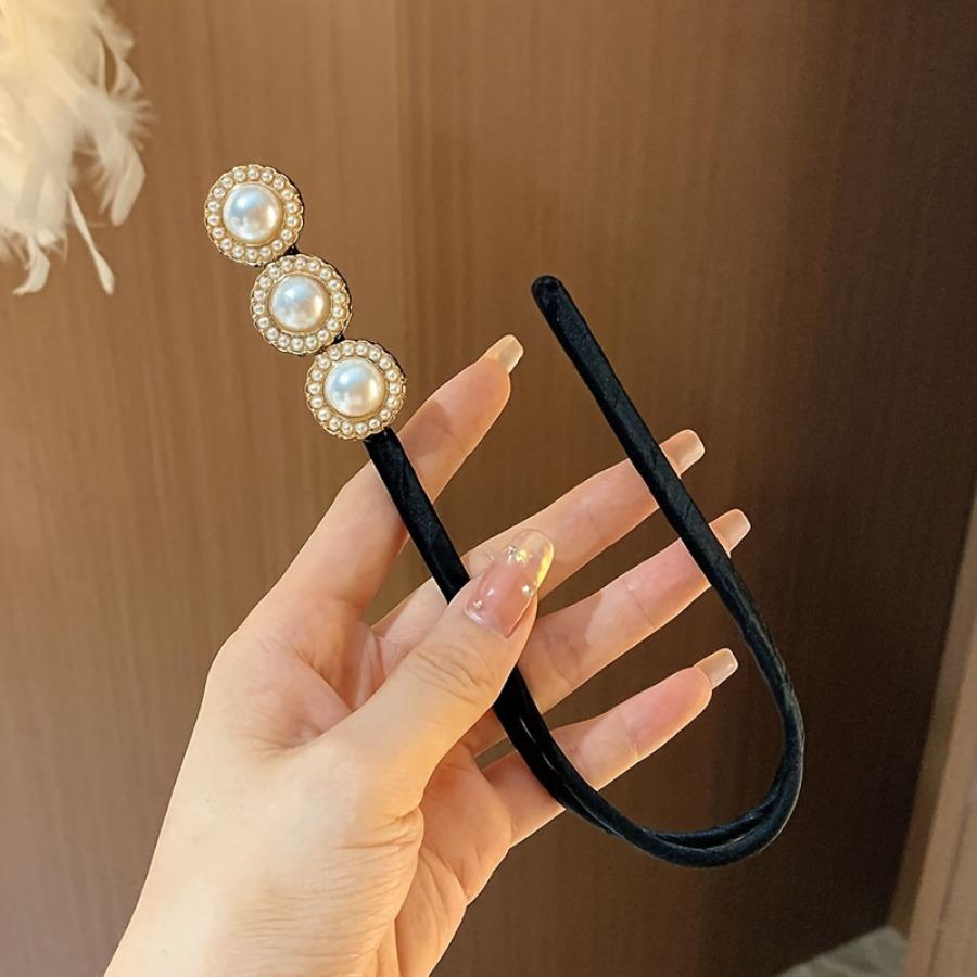 Uniquely Crafted Pearl Hair Additions for Groups of 2-4! Y2K Style Twisted Clips And Hairpins, Ideal for Bun Styles Or Updos