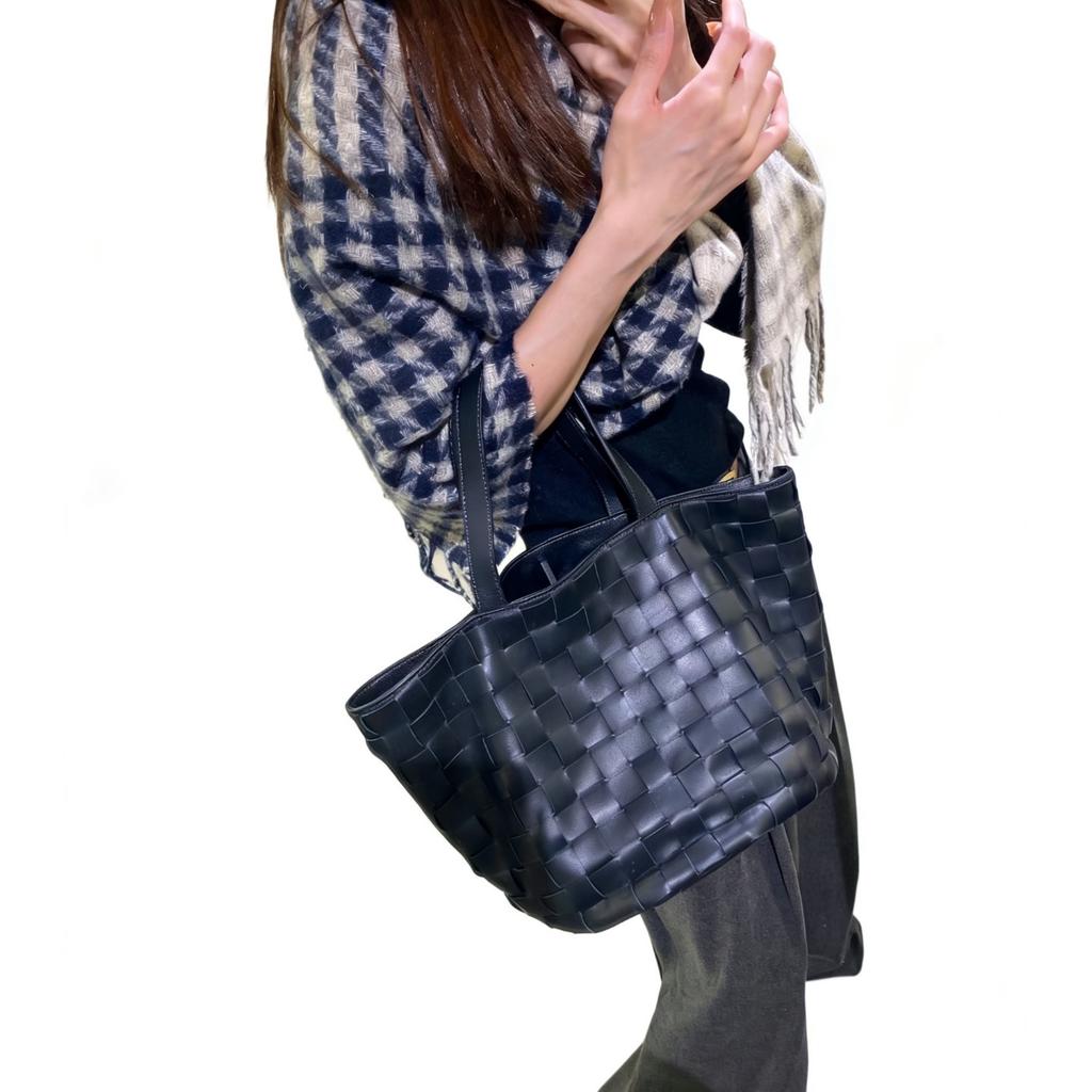Hand-woven First Layer Sheepskin Niche Shoulder Bag Large Capacity Vegetable Basket Tote Bag Shopping Bag High-end Women's Bag
