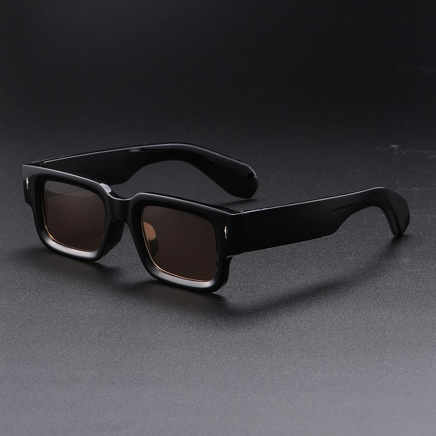 New Retro Men Black Square Sunglasses For Women Vintage Luxury Rivet Designer Sun Glasses Fashion Shades Uv400 Eyeglasses