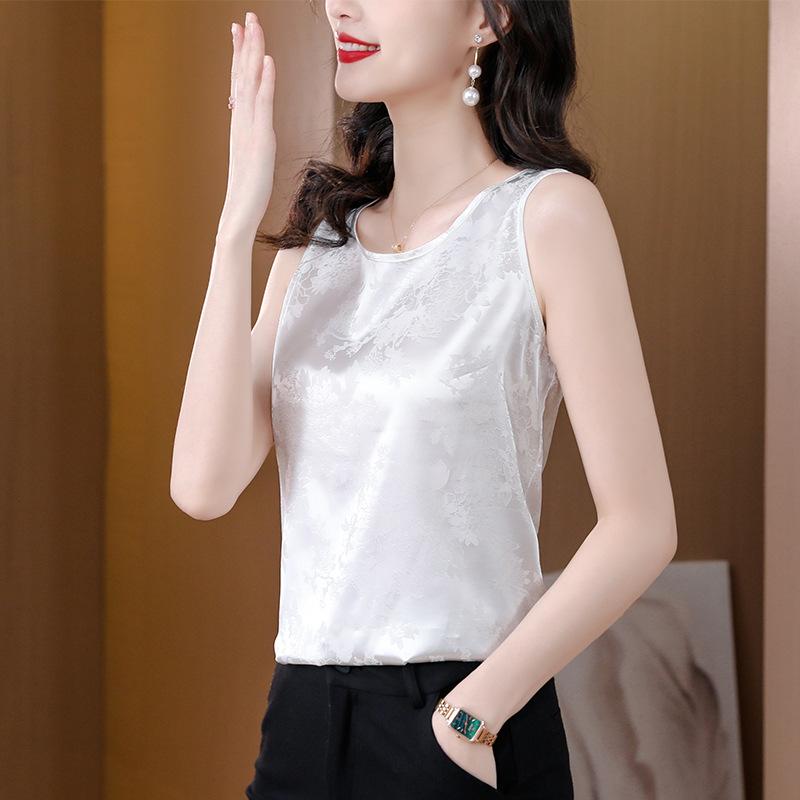 Large Size Fashion Stylish and Beautiful Top Spring New Style Bottoming and Temperament Suspender Vest