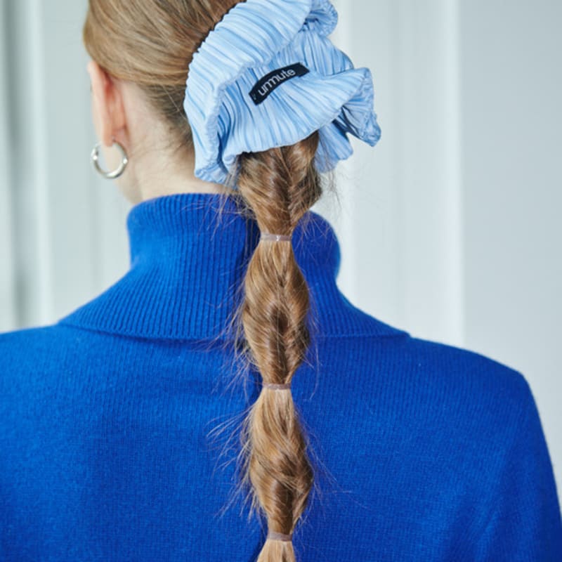 UNMUTE PLEATED BIG SCRUNCHIE_SKY BLUE