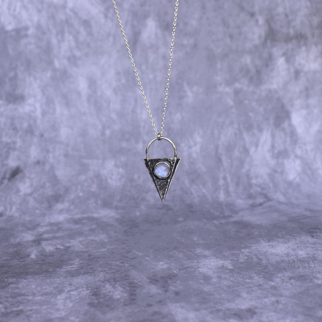 Natural Moonstone Necklace Rose cut Rainbow Moonstone Pendant Necklace Healing Crystal Necklace For Women Unique Gemstone Necklace Gifts