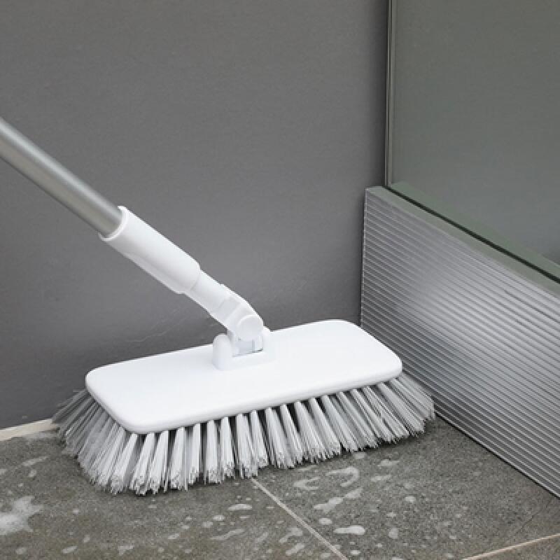 Wide, flat floor cleaning brush Broad floor cleaning brush