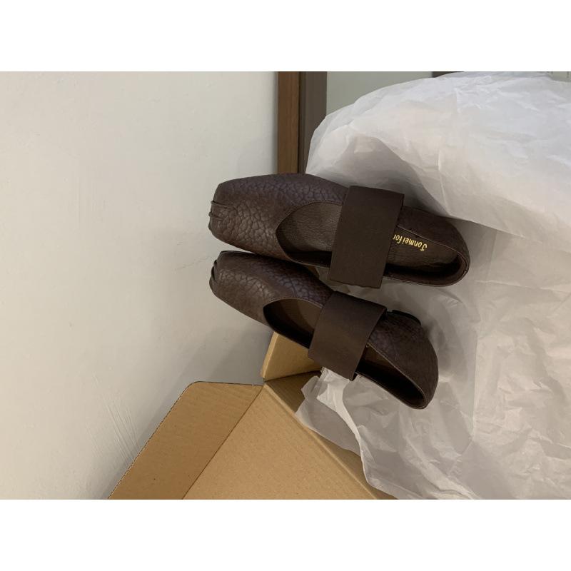 

French retro Mary Jane shoes women s 2025 autumn new fashion temperament square head thick heel with skirt commuter shoes 39 темно-коричневого