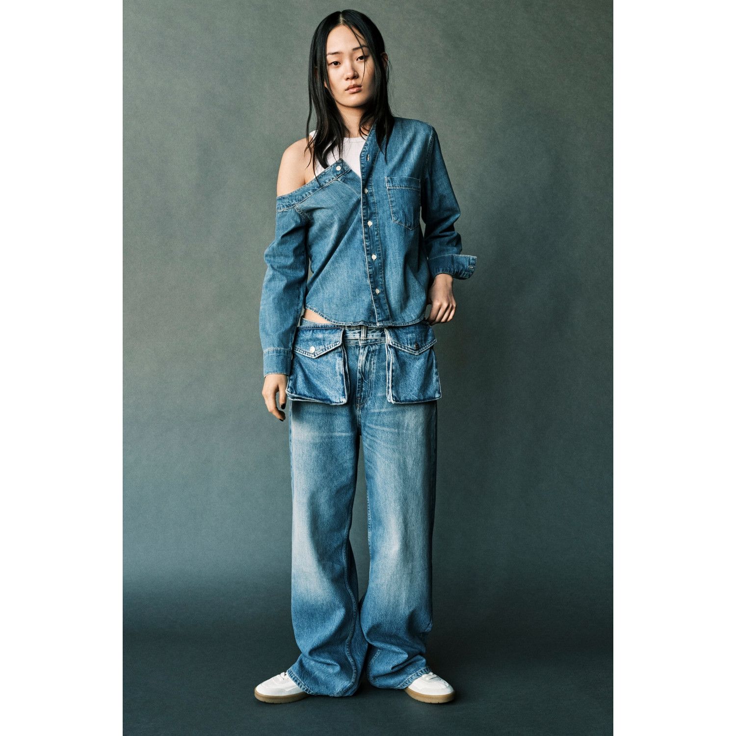 

WIDE-LEG BAGGY TRF JEANS