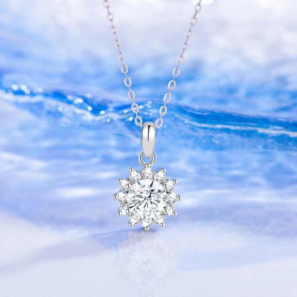 Sterling Silver S925 SUNFLOWER Necklace for Women Moissanite High-Grade Fashion All-Matching