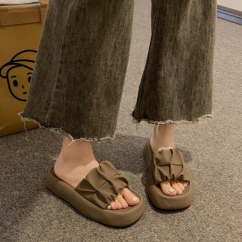 Cool slippers women's summer wear 2025 new platform casual beach sandals fashionable women's maternity bread one-word drag