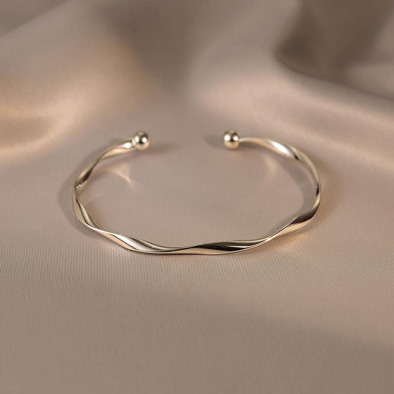 Женский нишевый дизайнерский браслет-бангл Möbius для пары - Универсальный, Высококачественный модный браслет
