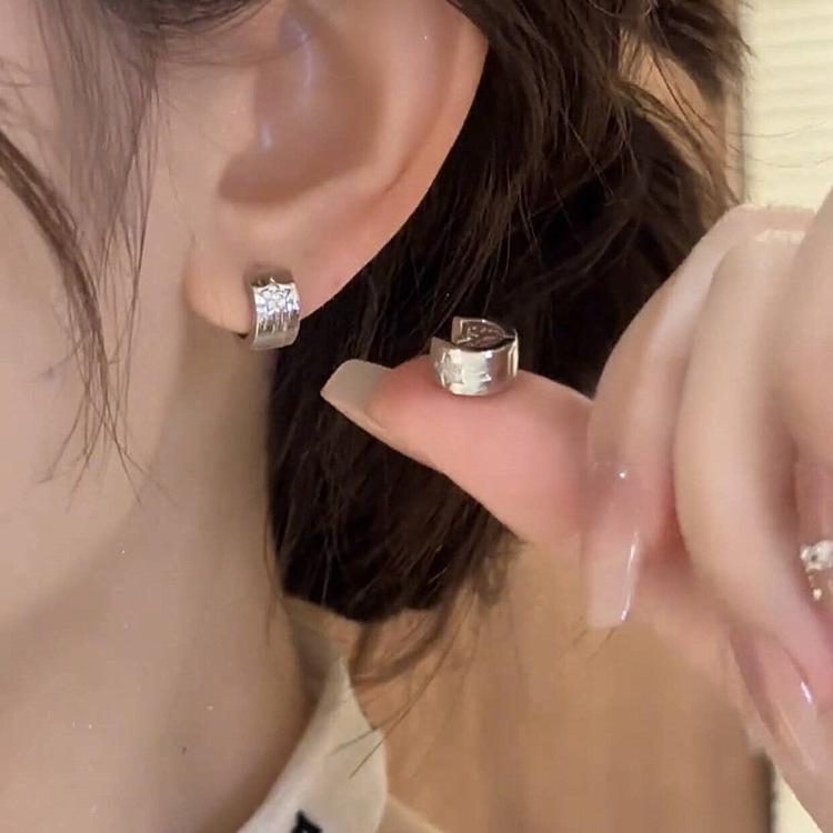 Minimalist Crystal-Studded Pentagram Earrings Luxury-inspired Niche-appeal Sophisticated Vintage-inspired Brushed-finish Wide-bar Ear Cuffs