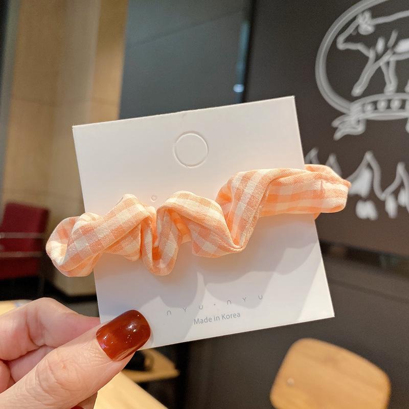 

Fresh and Light Checkered Big Intestine Hairband Girl with Braided Hair, Using A Ponytail Hair Tie or Elastic Hair Band, Female Hair Accessory. 3pcs светло-розовый