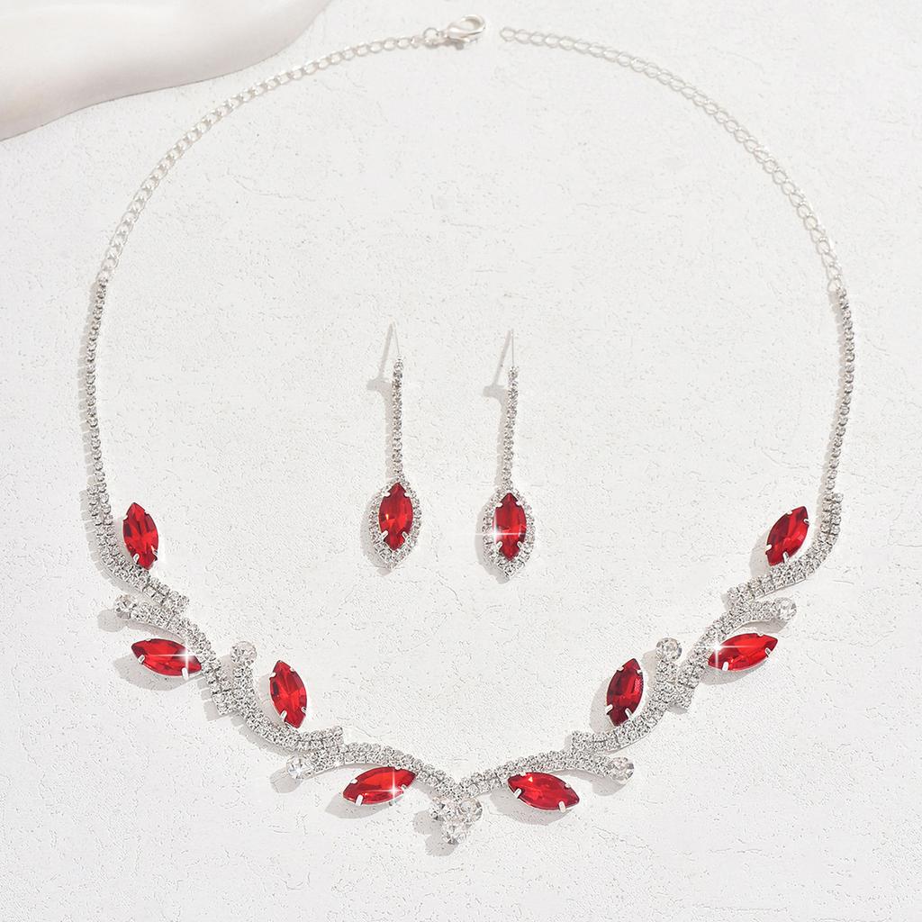 Diamond Leaf Fringed Necklace Light Luxury Court Style Collarbone Chain Retro High-End Jewelry Set Female