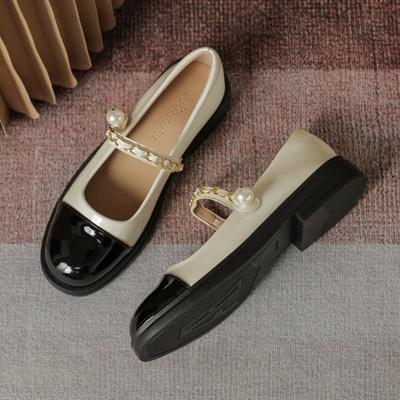 Zapatos pequeños de cuero brillante con suela suave y fragante de color con diseño de bloques de Putongma para primavera y verano