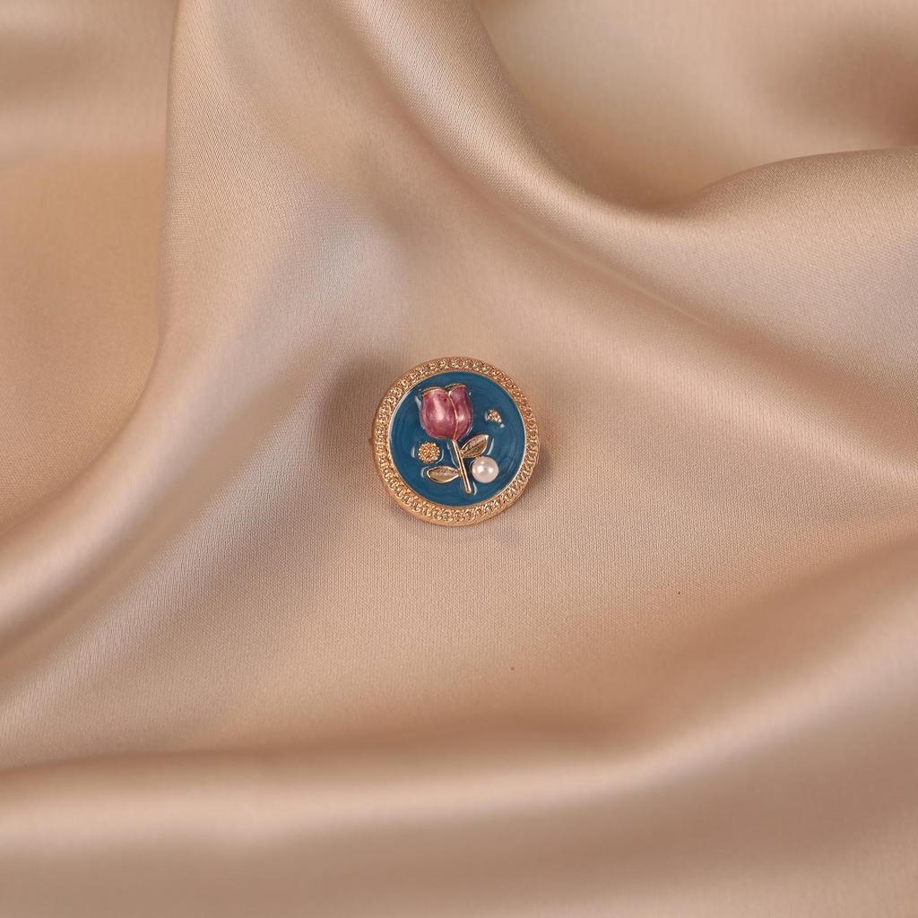 Elegant Pearl Brooch for Women's Suits - High-End Jewelry Pin