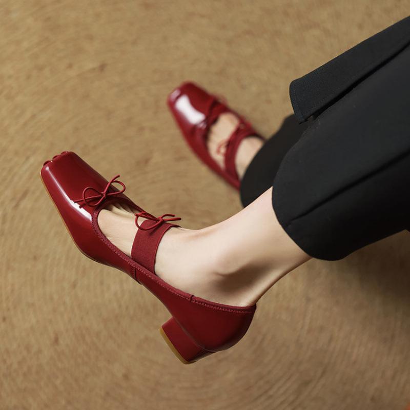 New women's fashion single shoes square head four seasons wear small leather shoes one pedal beef tendon soft sole comfortable leather large size shoe