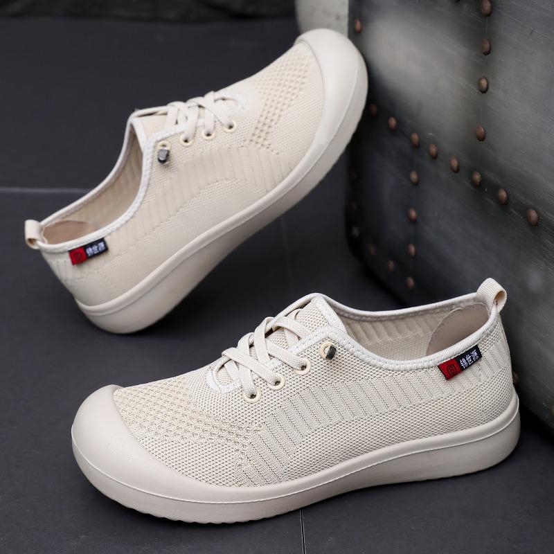 Women's shoes casual shoes spring light flat shoes fashionable versatile mother shoes soft sole not tired feet breathable fly woven single shoes