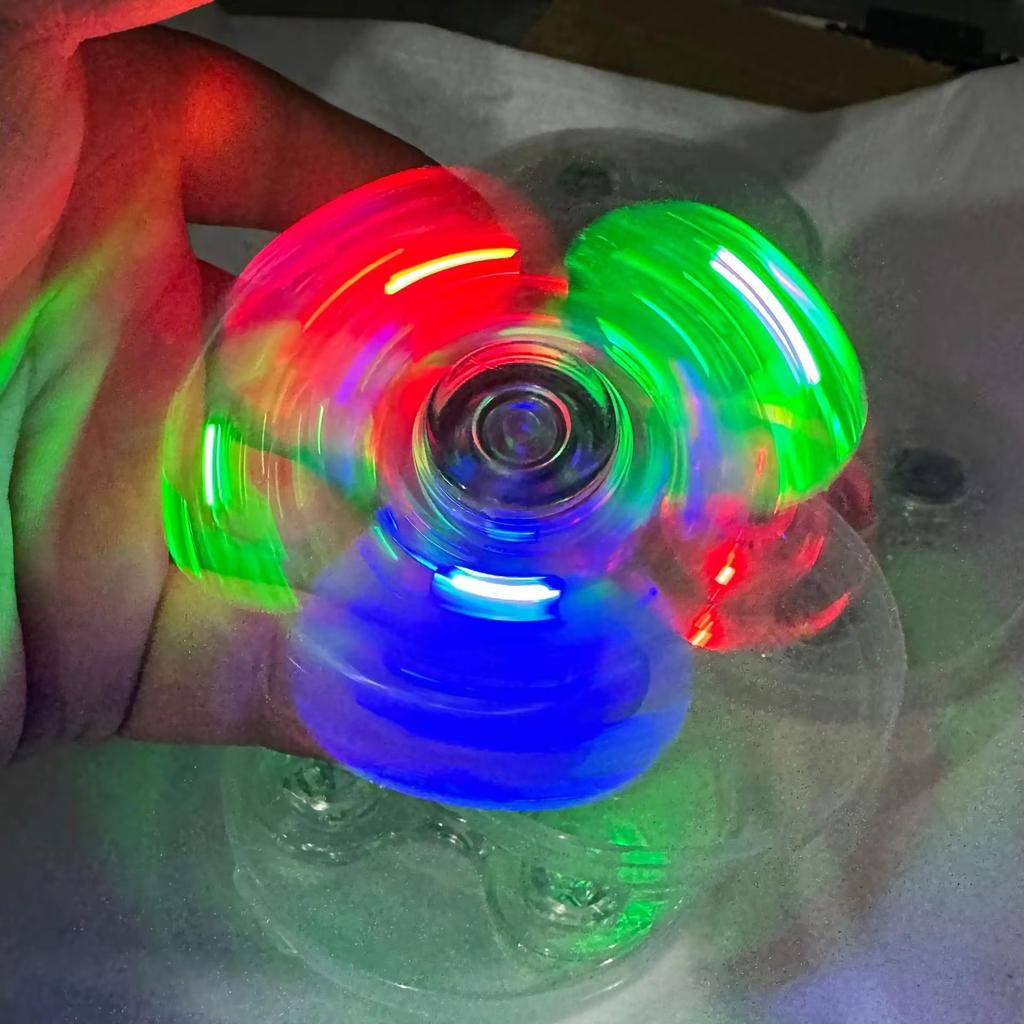 Kristal Parlak LED Işıklı Fidget Spinner El Topacı Döndürücüler Karanlıkta Parlayan EDC Stres Giderici Oyuncaklar Çocuklar İçin Kinematik Jiroskop