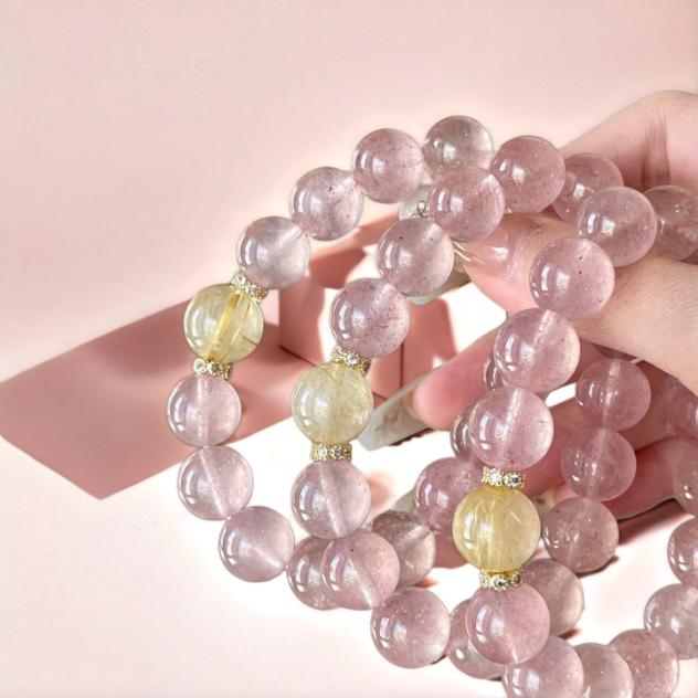 

Женский браслет из высококачественного клубничного кварца и золотистого рутилового кварца