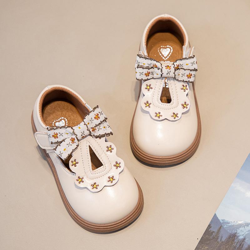 

Туфли принцессы для девочек 2024 года, мягкая подошва, нескользящие детские кожаные туфли, средние и маленькие детские дышащие туфли с бантом, маленькие кожаные туфли 20-25 yards whole box 48 pairs starting