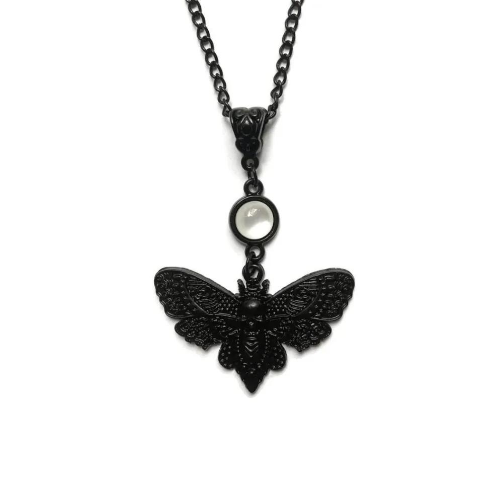 Goth Exquisite Relief Black Eagle Moth Insect Pendant Necklace for Women Hallowmas Party Punk Personality Jewelry Accessory Gift
