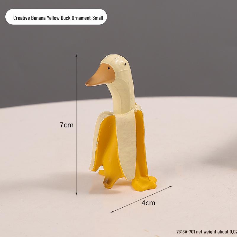 Banana Duck Resin Ornament: Creative Prank Desktop Decoration