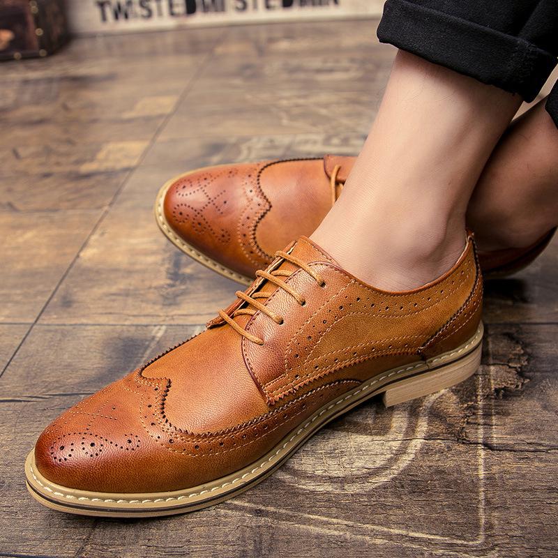 Men's British Style Retro Brogue Cross-Strap Pointed Toe Leather Shoes - Business Casual Formal Lace-Up.
