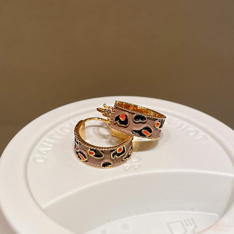 Real Gold Plated Wrinkled Circle Ear Cuffs - Elegant Metal Design Fashion Earrings for Women