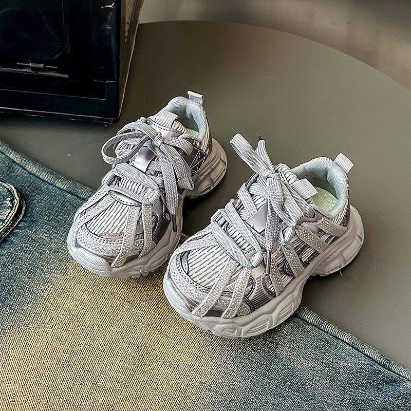 Rutschfeste Sportschuhe für Mädchen, Frühjahr 2026: Langlebige, verschleißfeste Sneaker im Papa-Stil für Kinder