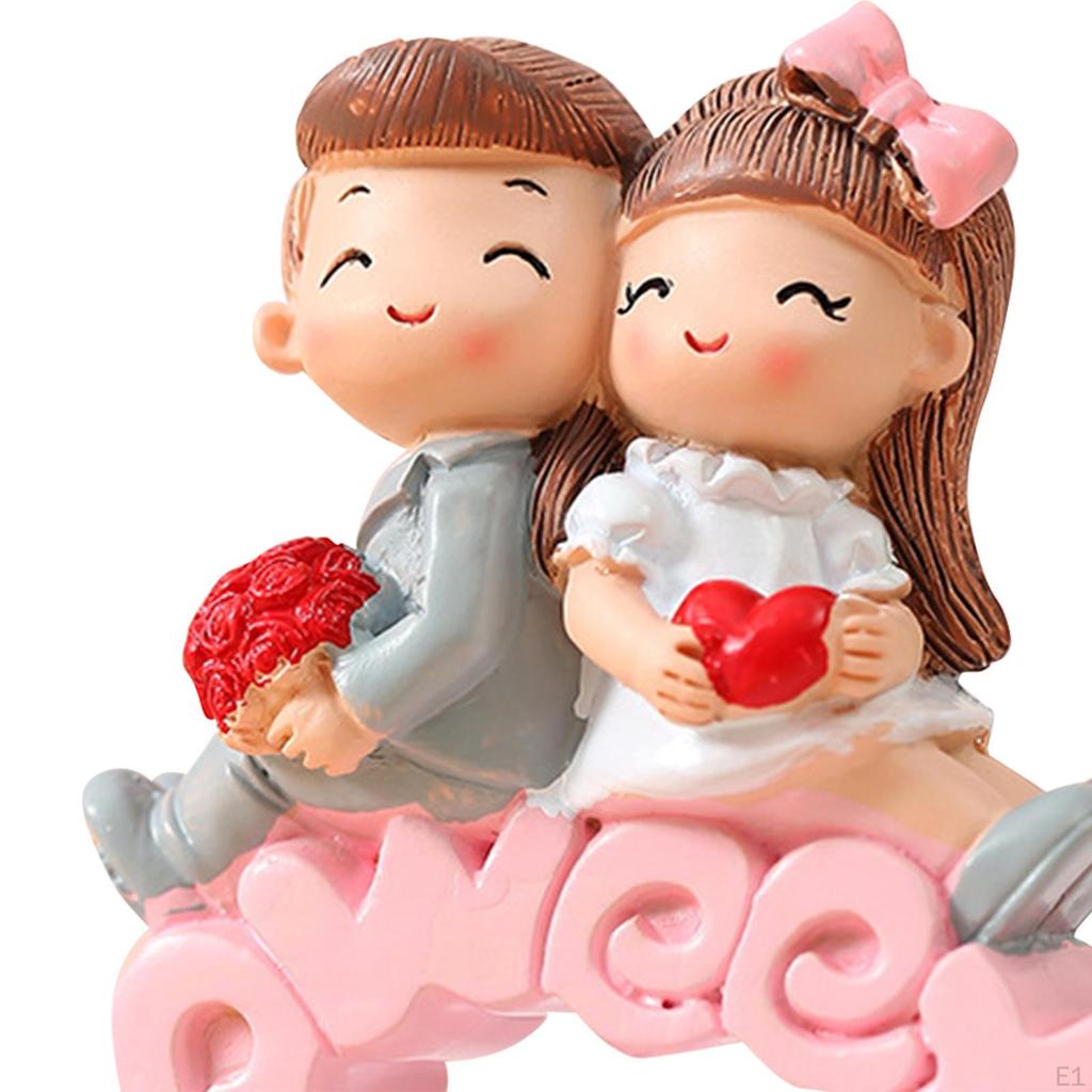 Couple Statues Present Scene Layout Props Figurines for Coffee Table Bedroom Valentine'S Day