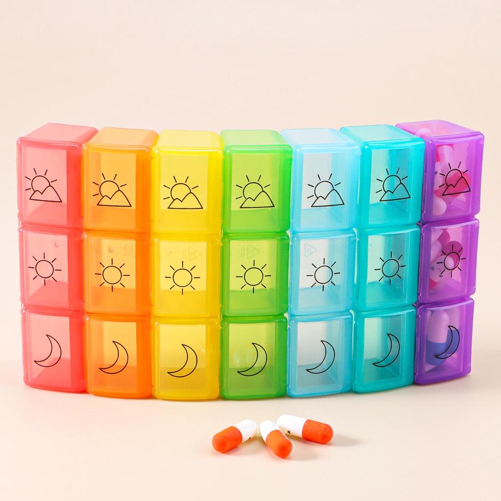 Přenosná vícebarevná mini krabička na pilulky se třemi denními přihrádkami