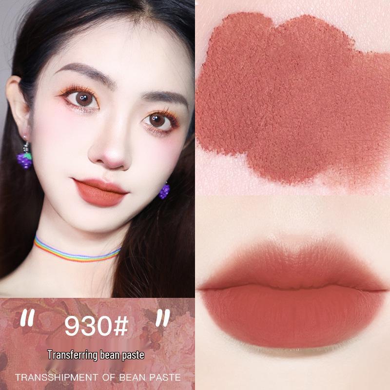 NOVO Velvet Matte Lipstick: Jellied Jar Formula for a Mist-like Finish, Long-lasting, Non-Staining, Enhances Pale Skin with Glossy Mud Tones.