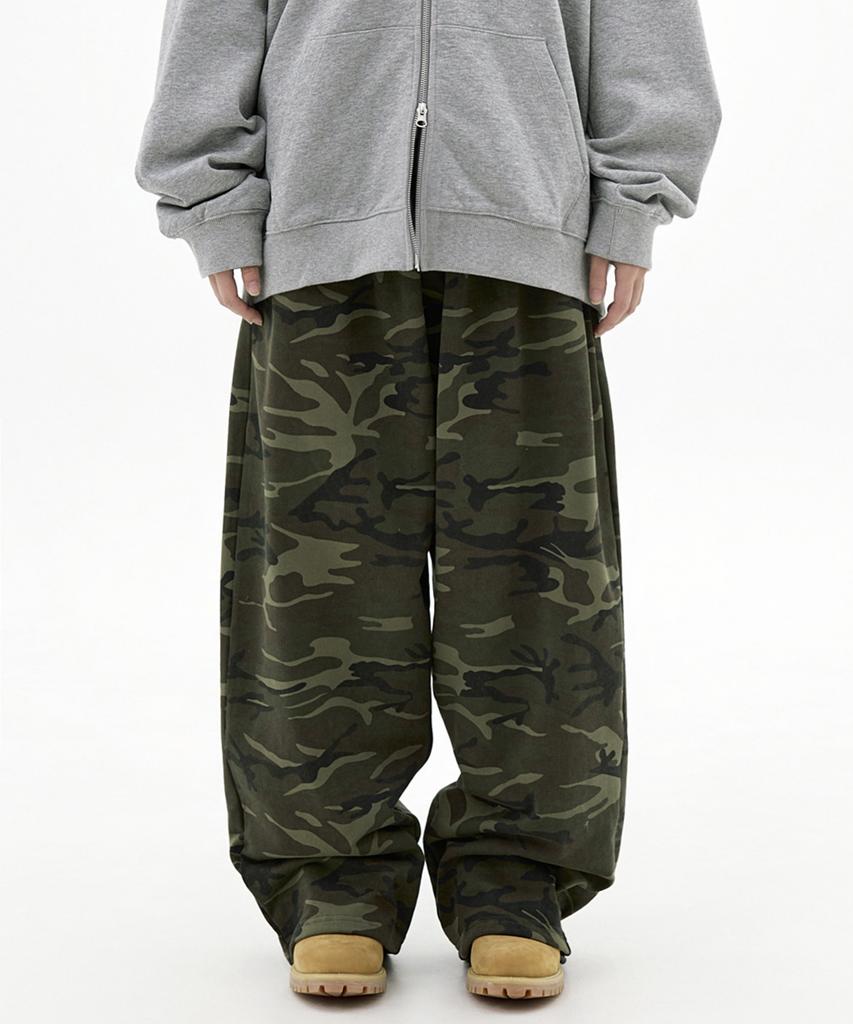 TAKEASY Giant Fit Solid Sweatpants (Camo Khaki)