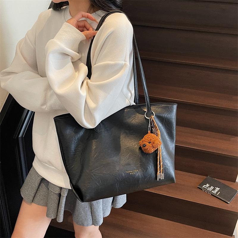 Large-capacity Bag Women's Autumn and Winter New Simple and Fashionable Shoulder Bag Commuter Tote Bag