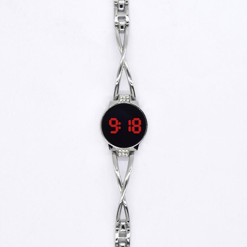 

Style Small Girl Metal Chain Watch With Touch Control For Casual Wear Silver Red