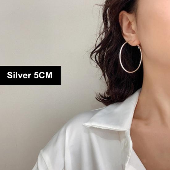 1 пара жіночих сережок-кілець різних полірованих розмірів, однотонні, з гальванічним покриттям