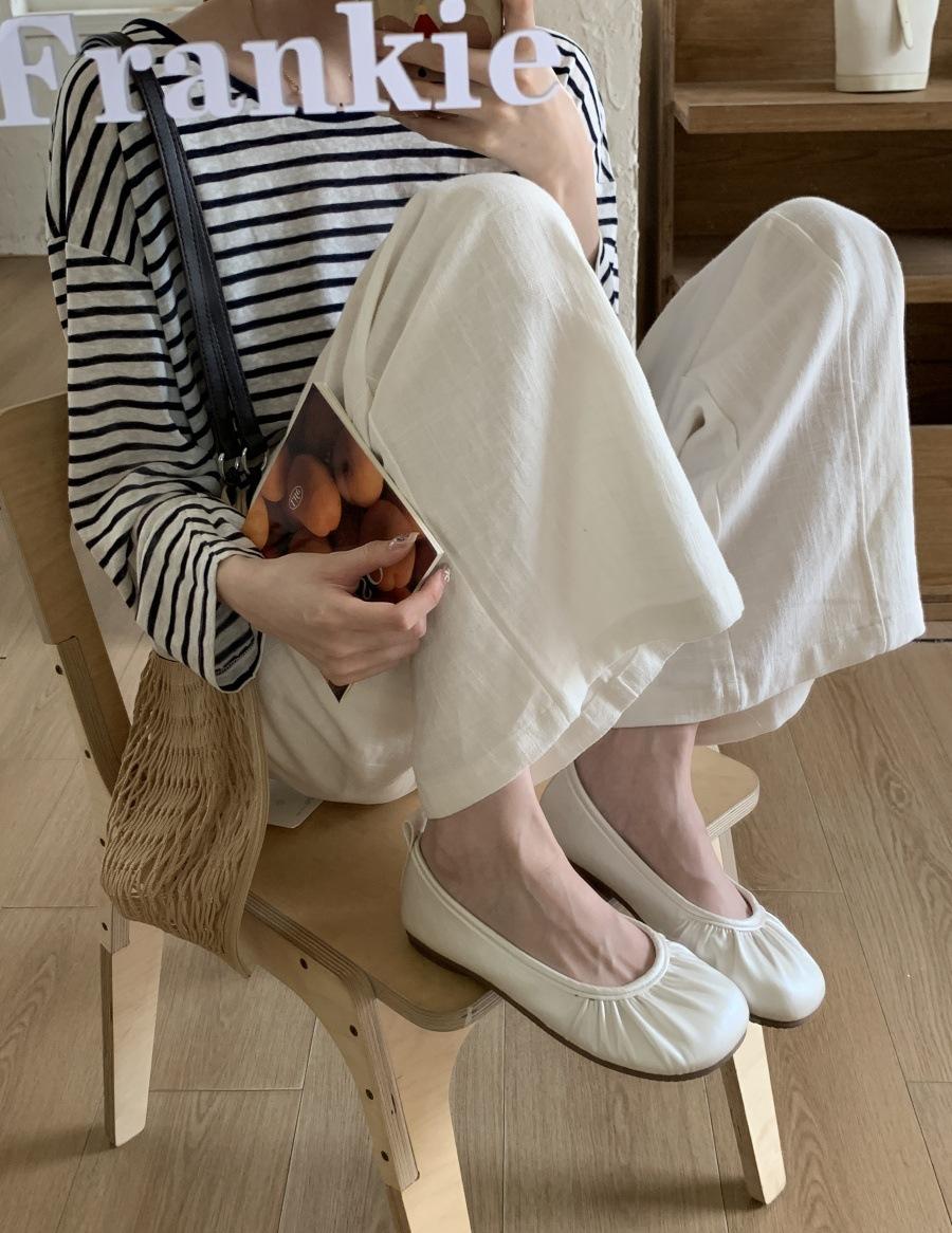 

Silver soft-soled one-pedal Doudou shoes 2025 spring and autumn new soft-soled shallow-mouth single shoes flat-soled retro soft leather folds 39 білий