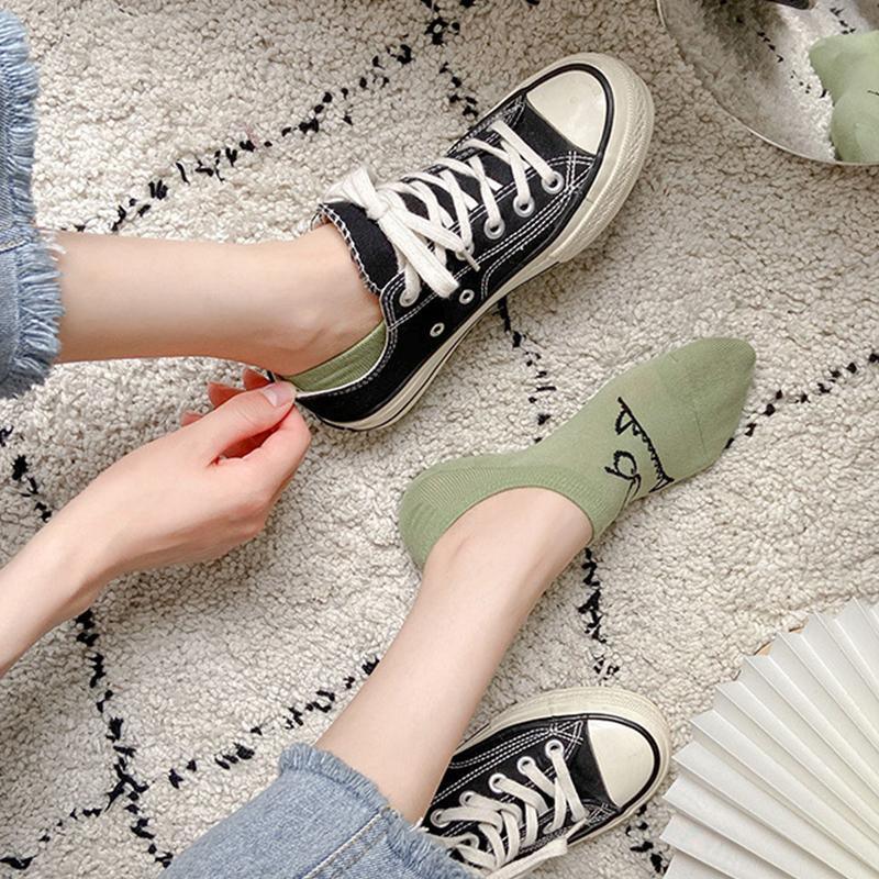 5 Paires Chaussettes Bateau Cartoon Drôles Chaussettes pour Femmes Été Fines Invisibles Bouche Peu Profonde Japonaises Mignonnes Courtes