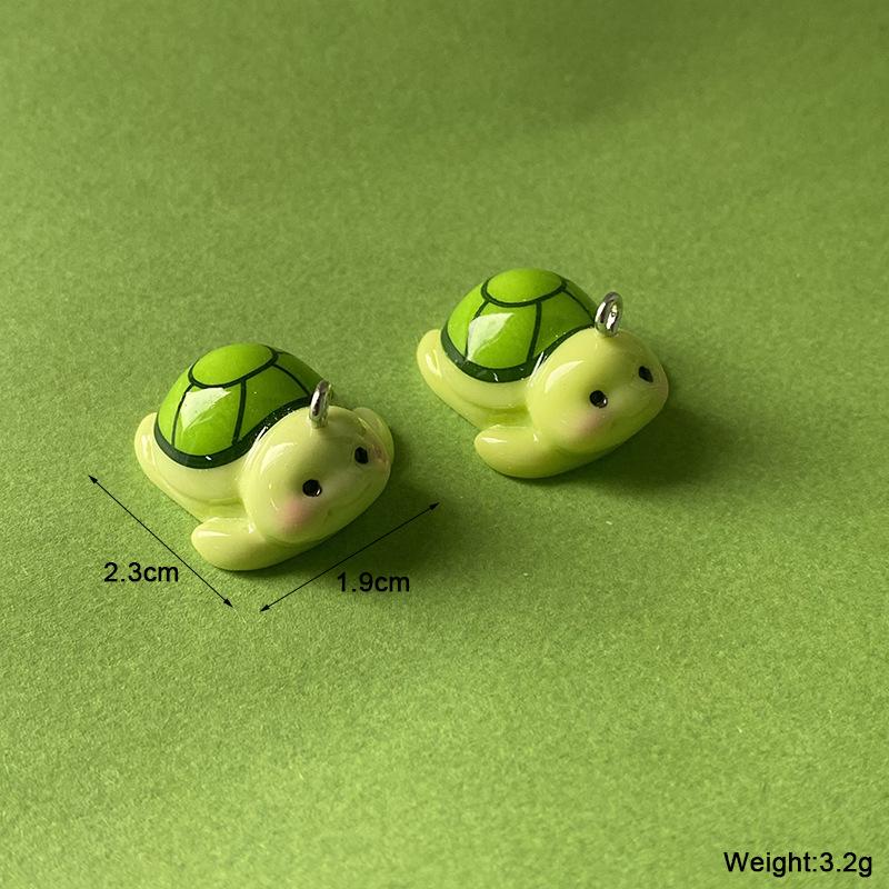 

DW90 5pcs Cute 3D Small Turtle Resin Green Charms Cartoon Animal Pendant for Earring Keychains Diy Decor Jewelry Fashion Make 23x19mm(5pcs)