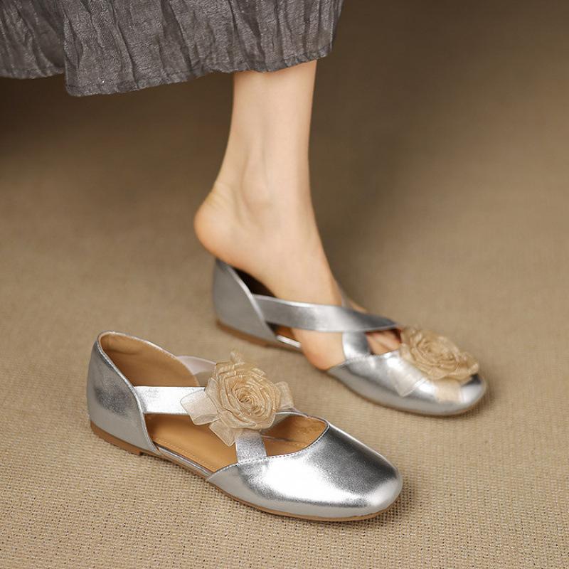 Summer Korean version of hollow sandals women's new flat-soled sandals cover feet and pedal leather round head low heel large size women's shoes