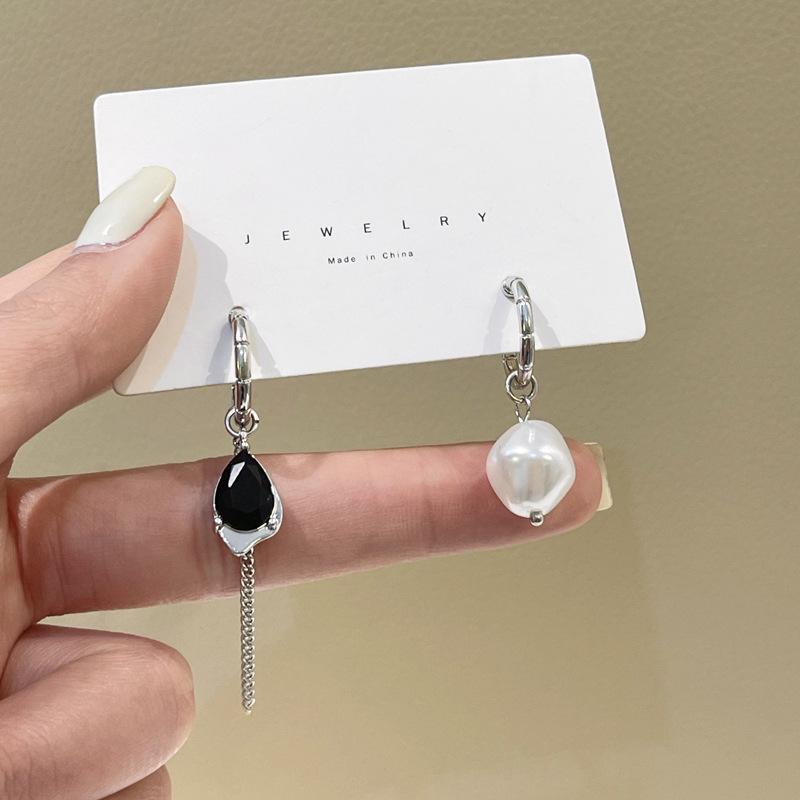 

2023 корейские вечерние черно-белые серьги-подвески для девочек, очаровательные элегантные темпераментные праздничные серьги для девочек, универсальные украшения чёрный